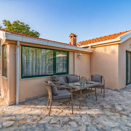 Villa Kuca Za Odmor *